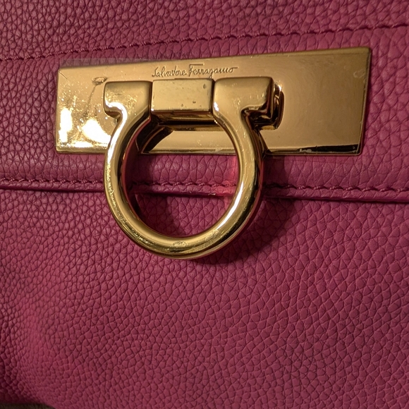 Salvatore Ferragamo Pink Leather Gancini Flap XLarge Clutch - Picture 4 of 13
